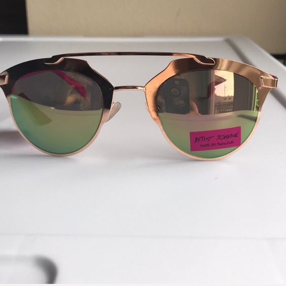 Betsey Johnson Aviator Style Sunglasses - Picture 2 of 7